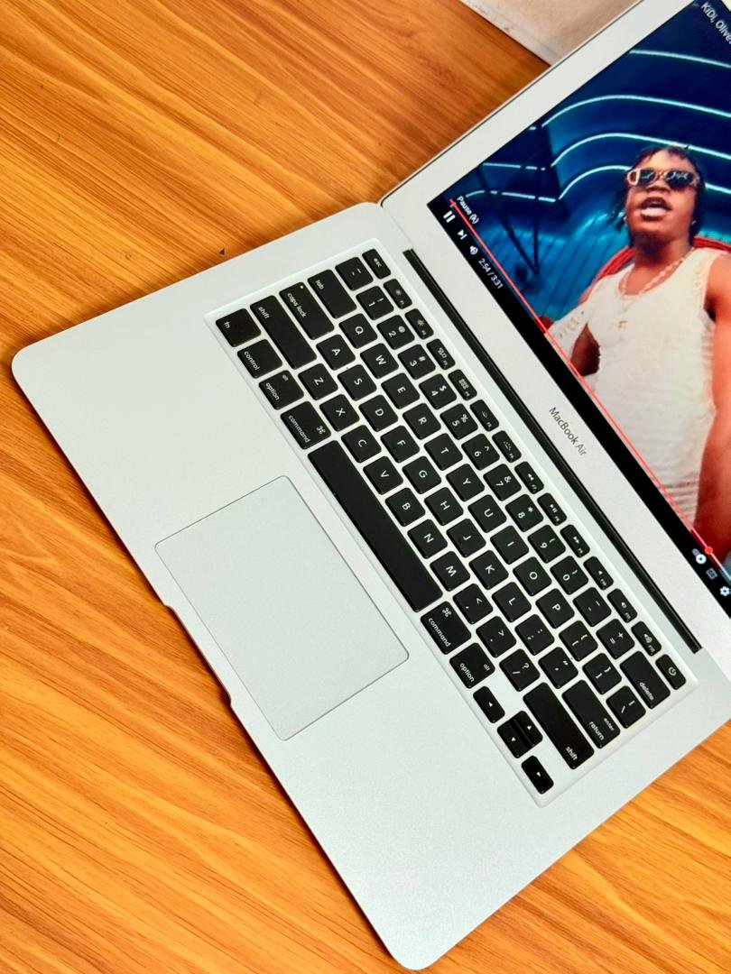 MacBook Air 2015 (Uk Used) - Image 4