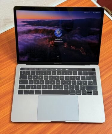 MacBook Pro 2017 (UK Used)