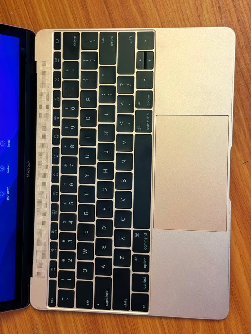 Apple MacBook 12” (2016 | Retina Display) - Image 5