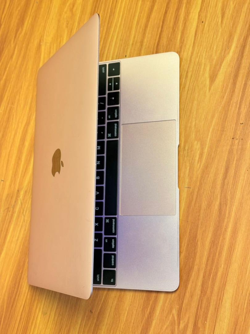 Apple MacBook 12” (2016 | Retina Display) - Image 4