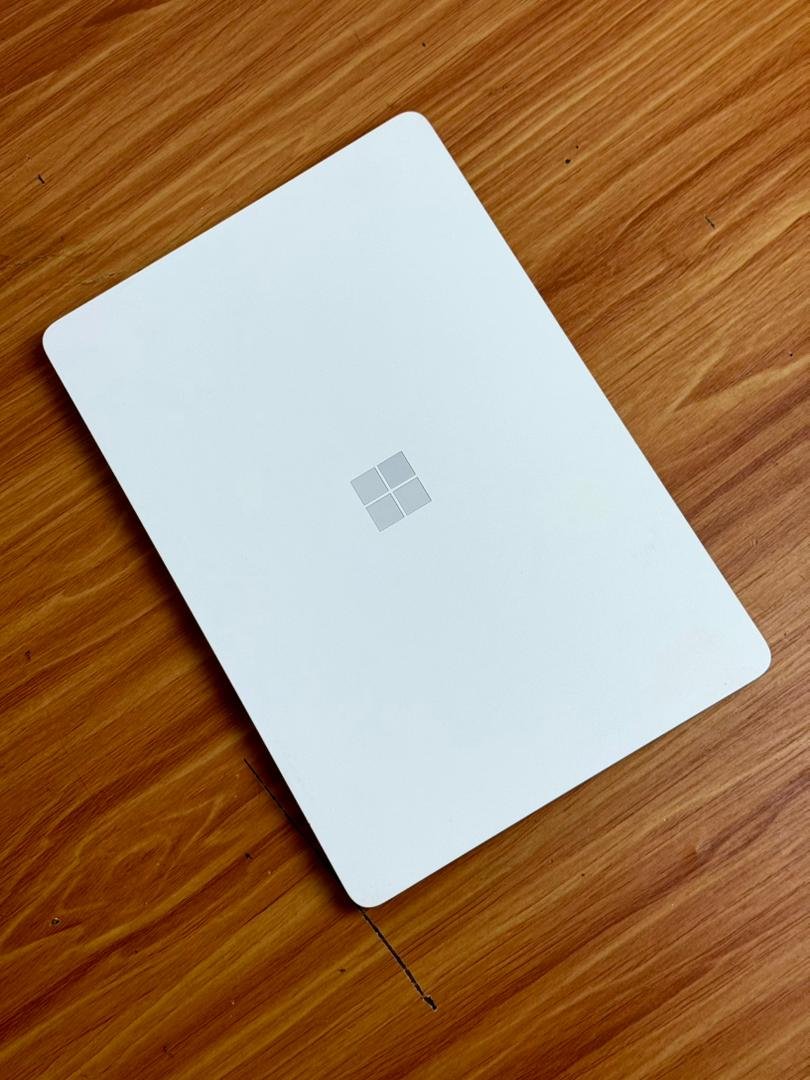 Microsoft Surface Laptop SE - Image 6