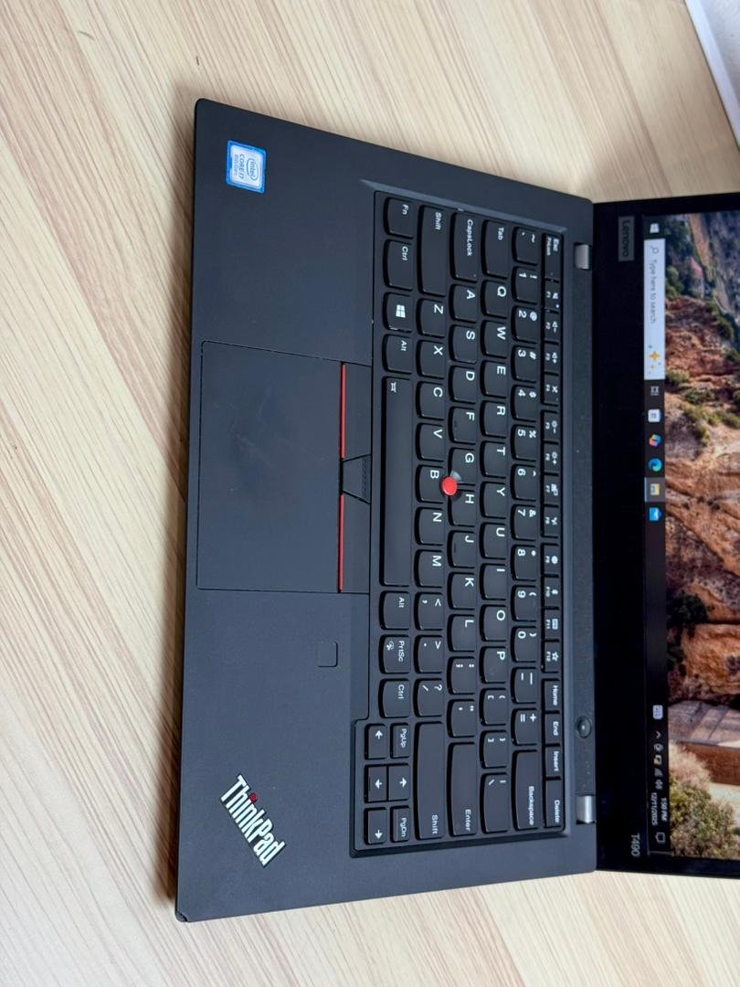 Lenovo ThinkPad T490 - Image 4