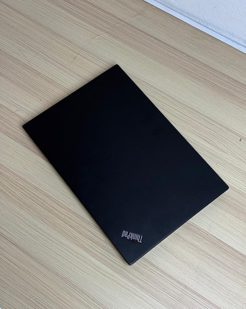 Lenovo ThinkPad T490s - Image 5