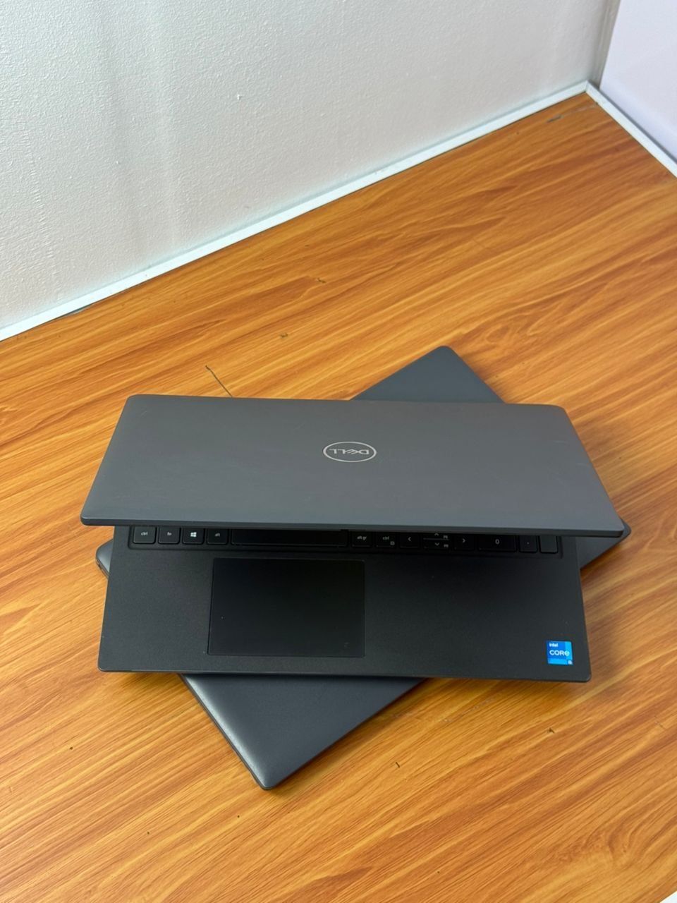 Dell Latitude 3520 - Image 4